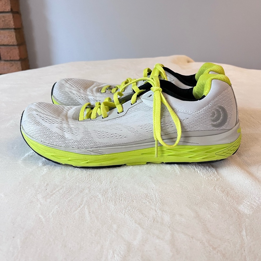 Topo Women's Running Shoes in White and Neon Yellow